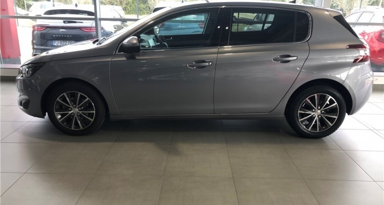 PEUGEOT 308 II