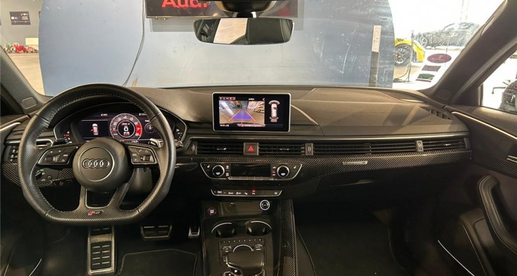 AUDI RS4 III