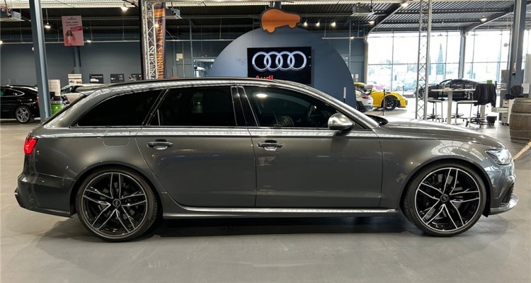 AUDI RS6 AVANT