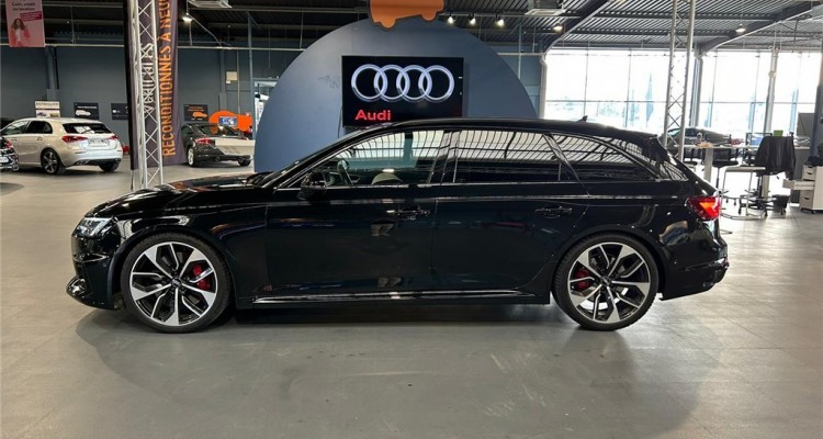 AUDI RS4 III