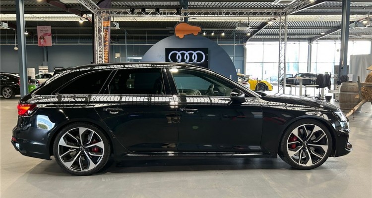 AUDI RS4 III