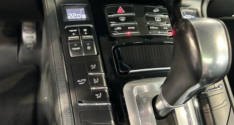 PORSCHE CAYENNE II