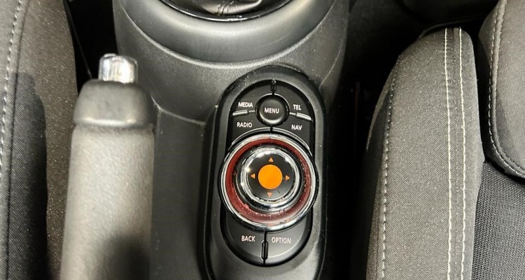 MINI MINI F57
