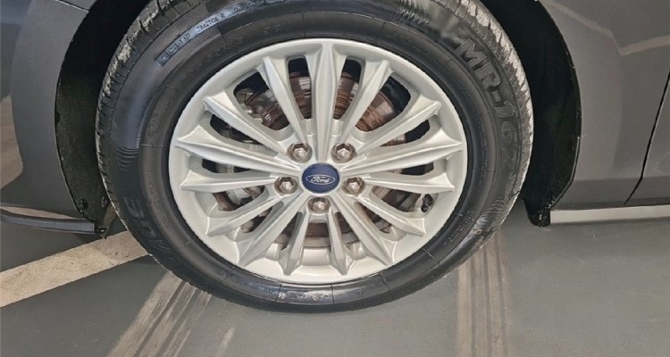 FORD FOCUS IV