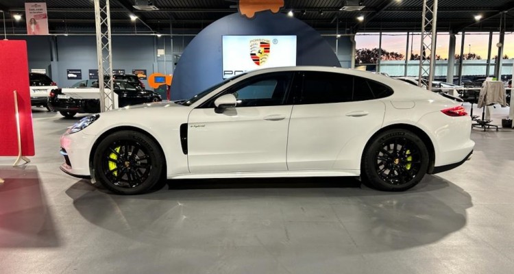 PORSCHE PANAMERA II