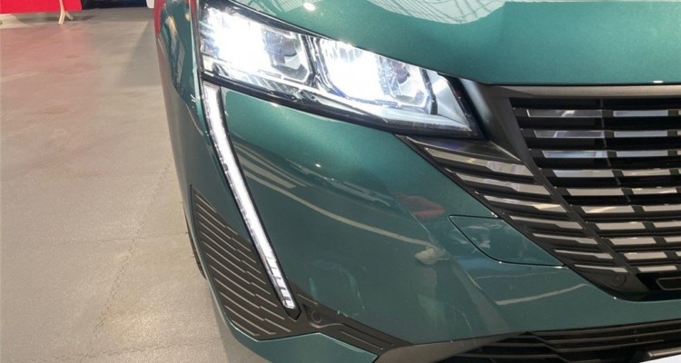 PEUGEOT 308 III