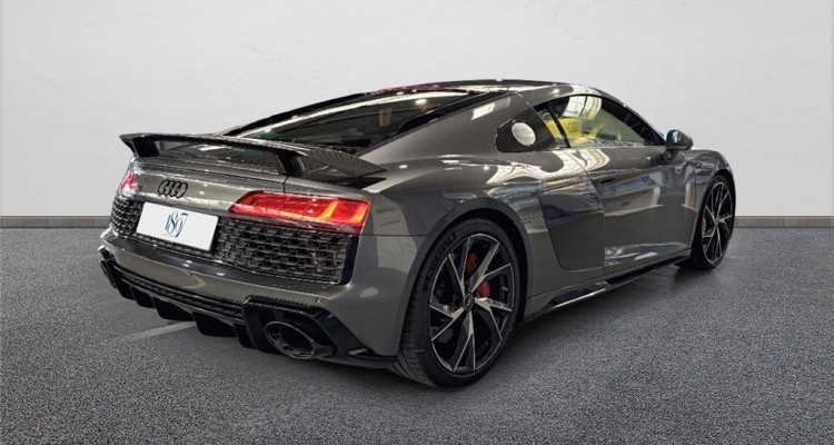 AUDI R8 II