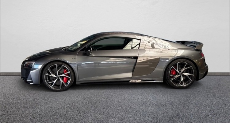 AUDI R8 II