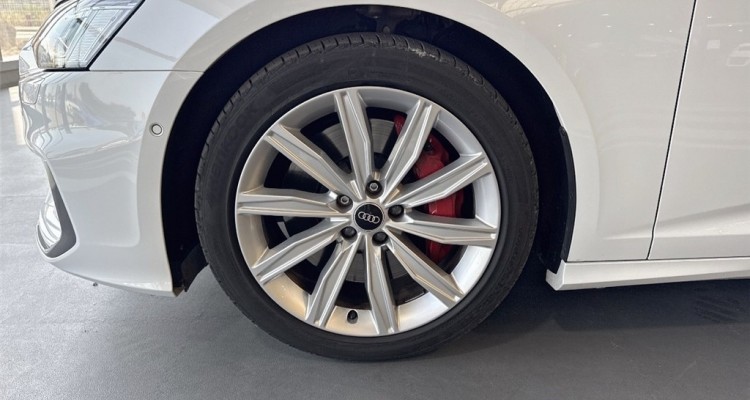 AUDI A6 V