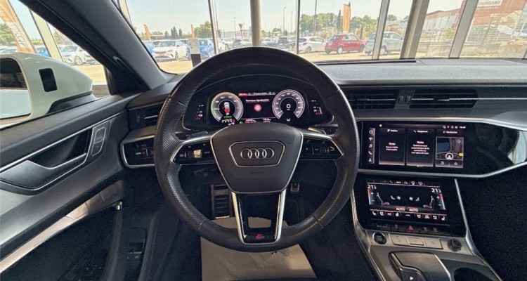 AUDI A6 V