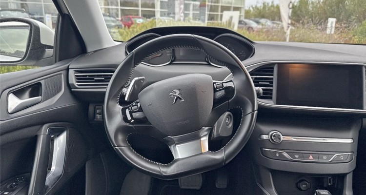 PEUGEOT 308 II