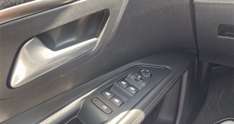 PEUGEOT 3008 II