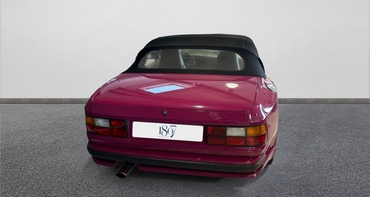 PORSCHE 944