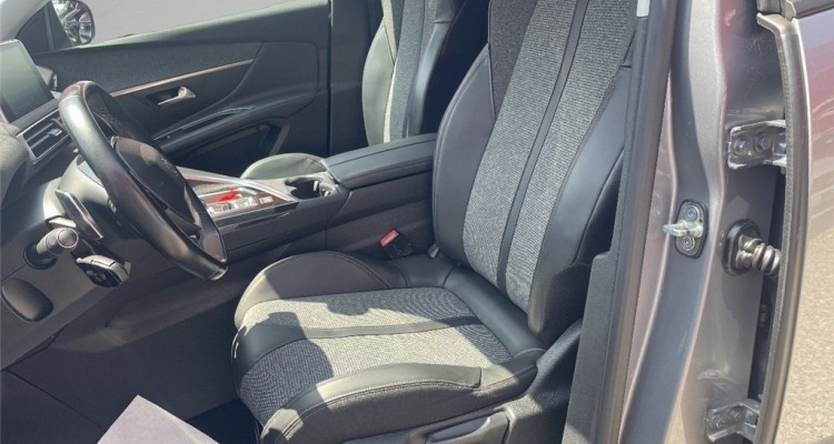 PEUGEOT 3008 II
