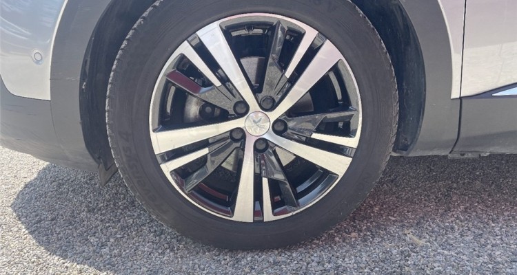 PEUGEOT 3008 II