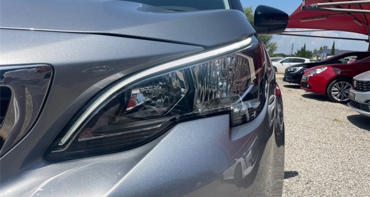 PEUGEOT 3008 II