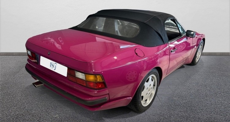PORSCHE 944