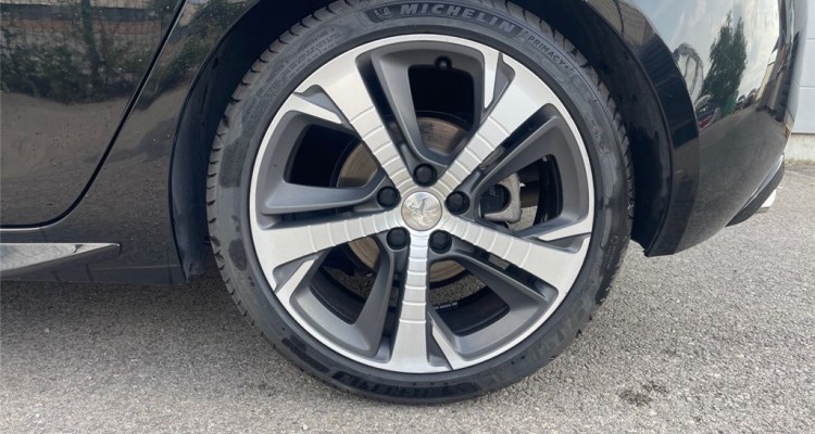 PEUGEOT 308 II
