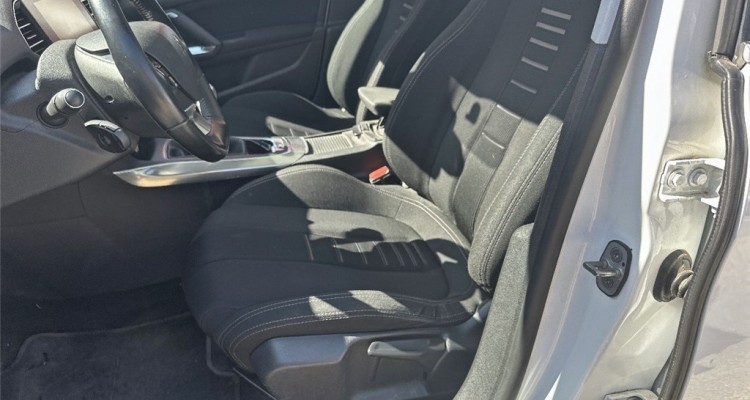 PEUGEOT 308 II
