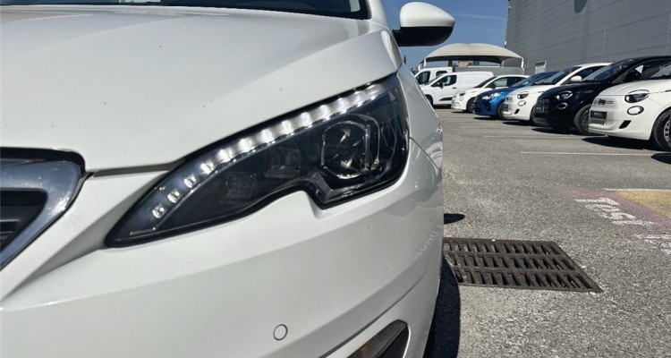 PEUGEOT 308 II
