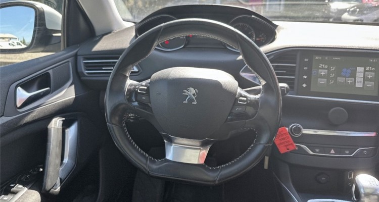 PEUGEOT 308 II