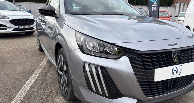 PEUGEOT 208 II